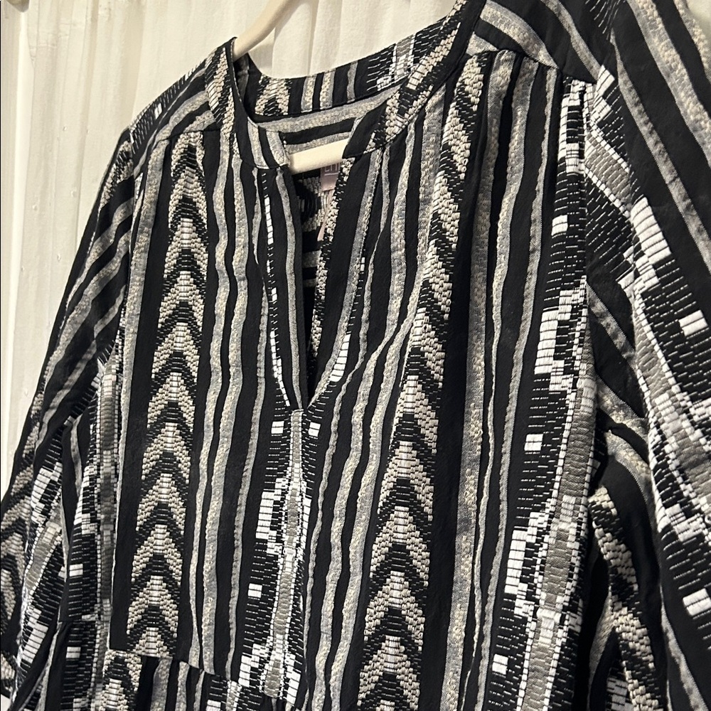 Chico's Black/White Aztec 3/4 Sleeve Tiered Dress Women’s Large - Picture 5 of 16